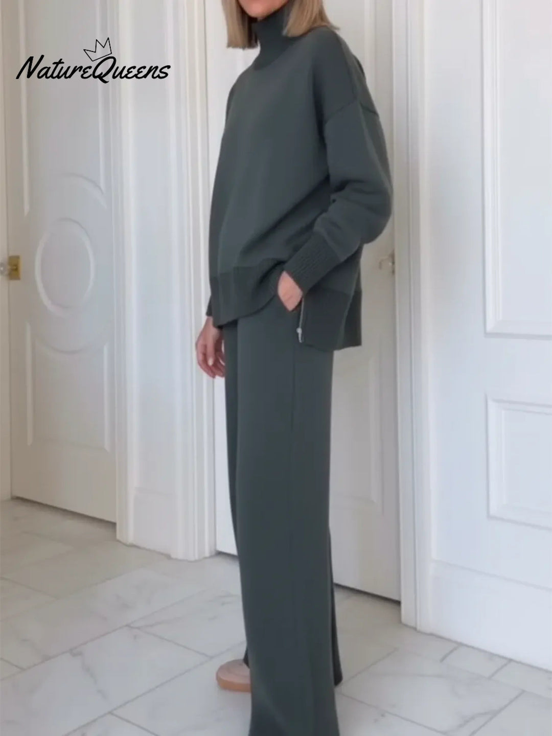 Dwuczęściowy komplet z kołnierzykiem stójką i zamkiem zasilającym z boku, z prostymi spodniami