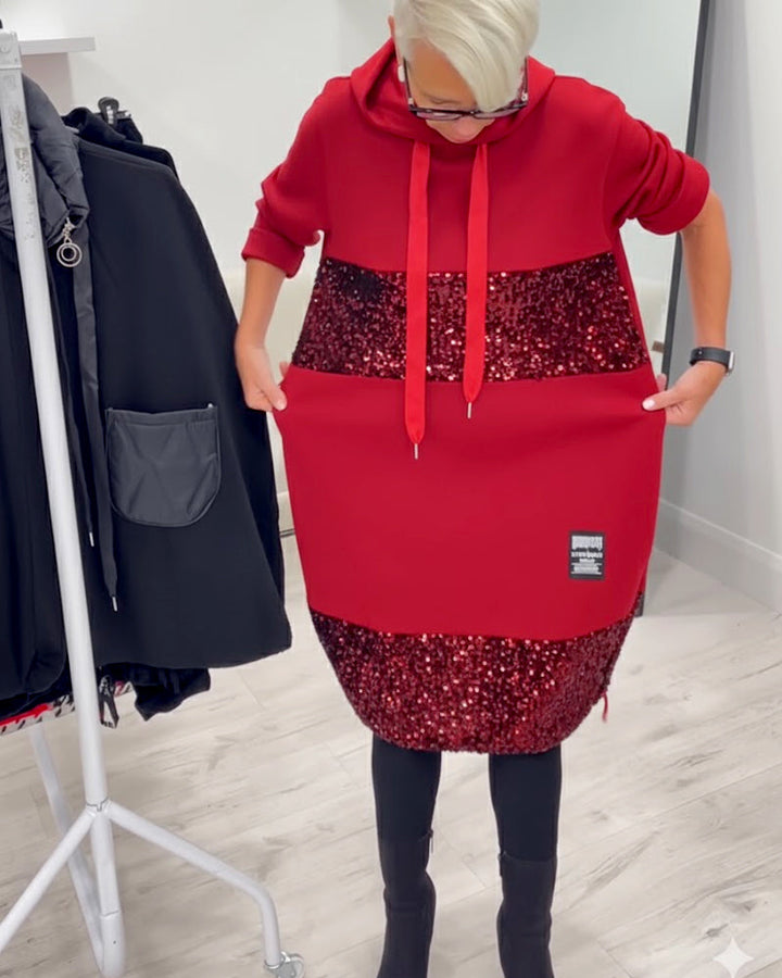 Witamy w modnej sukience z dekoltem i patchworkiem 